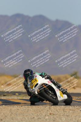 media/Mar-22-2025-CVMA (Sat) [[462c0ffedb]]/Race 13-Amateur Supersport Middleweight/